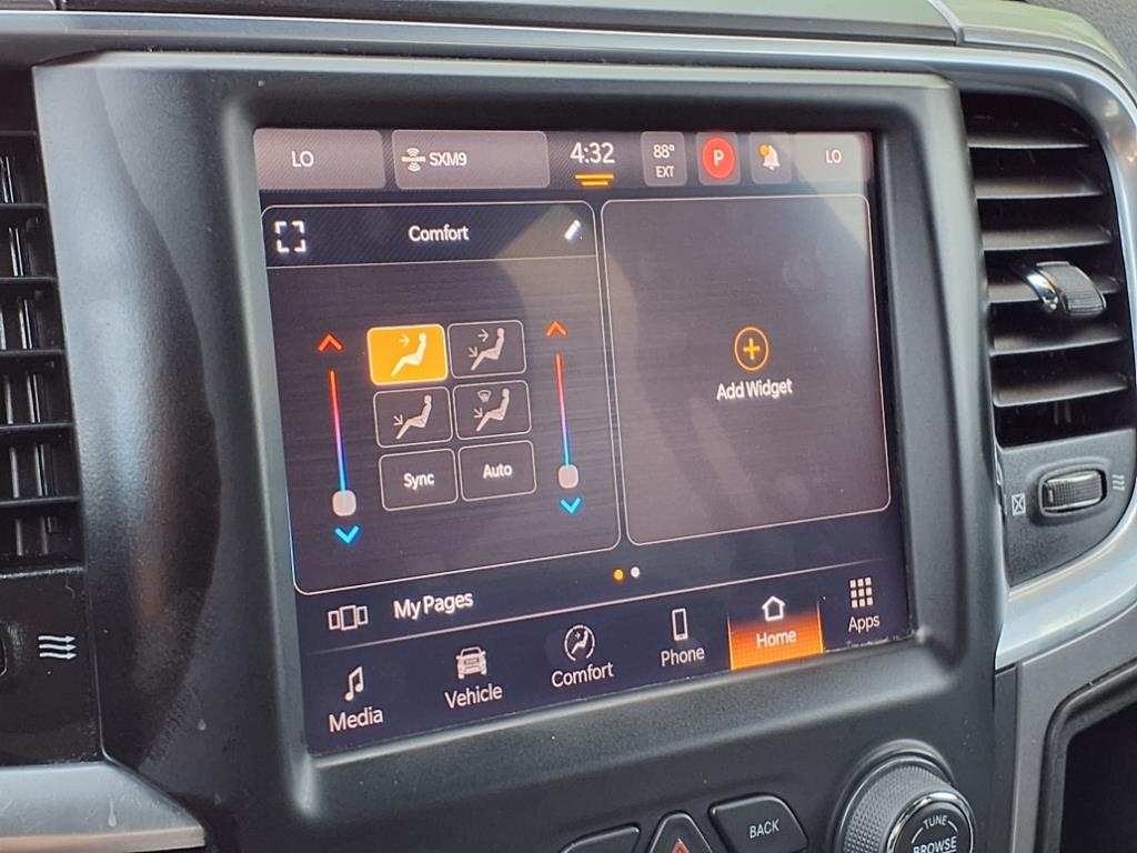 RAM 1500 Classic Warlock 4x4 Crew Cab 5'7" Box 2022