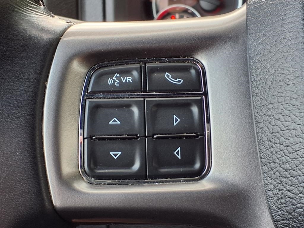 RAM 1500 Classic Warlock 4x4 Crew Cab 5'7" Box 2022