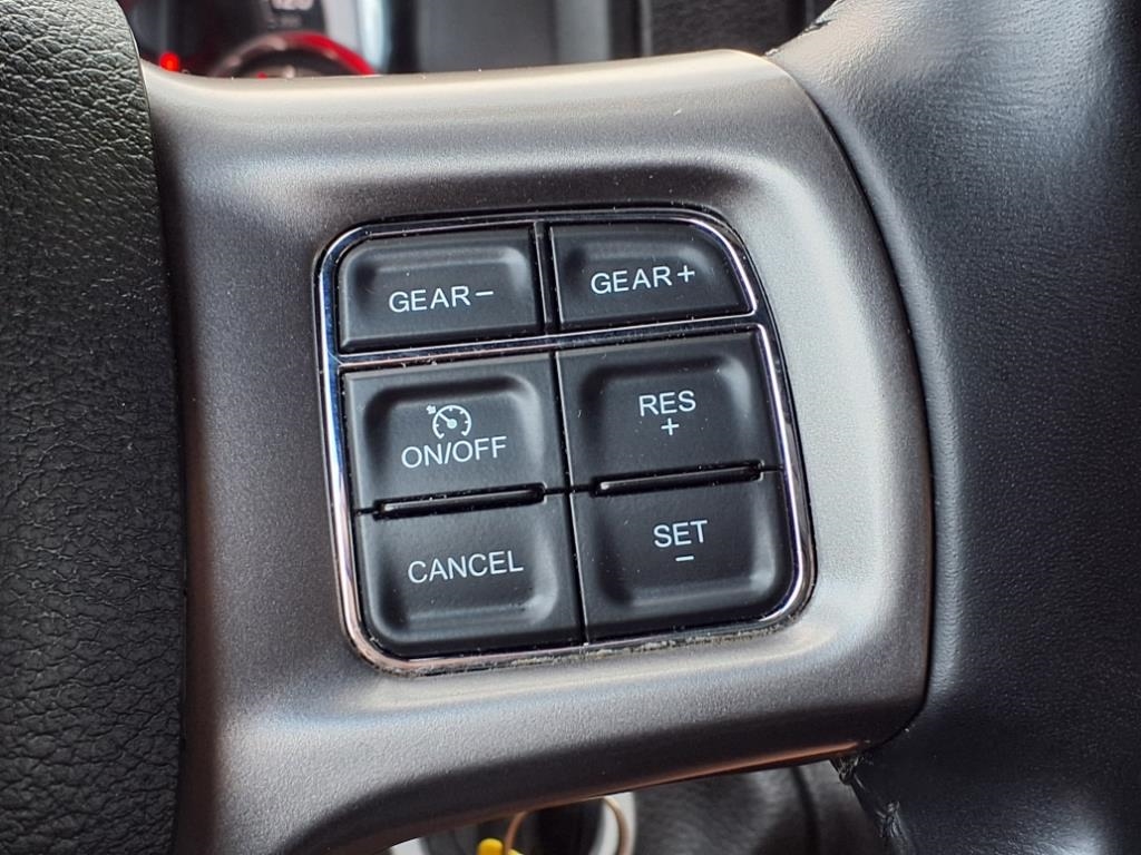 RAM 1500 Classic Warlock 4x4 Crew Cab 5'7" Box 2022