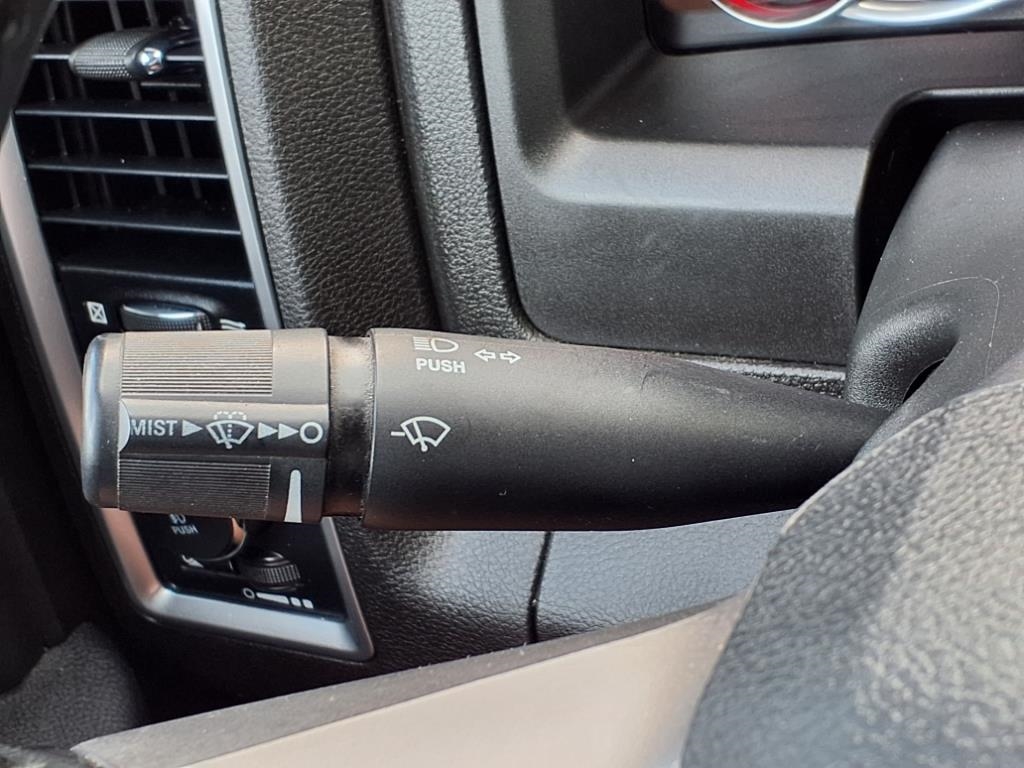 RAM 1500 Classic Warlock 4x4 Crew Cab 5'7" Box 2022