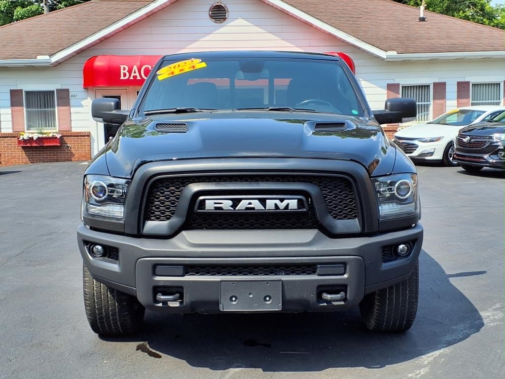 RAM 1500 Classic Warlock 4x4 Crew Cab 5'7" Box 2022 RAM 1500 Classic Warlock 4x4 Crew Cab 5'7" Box 2022
