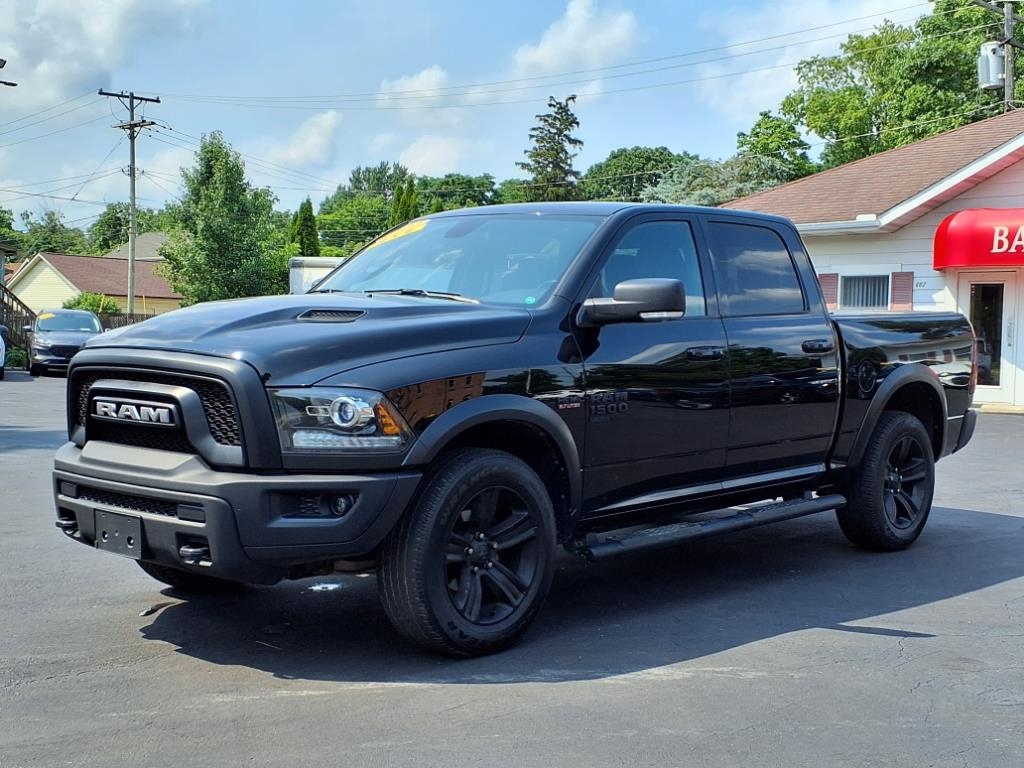 RAM 1500 Classic Warlock 4x4 Crew Cab 5'7" Box 2022 RAM 1500 Classic Warlock 4x4 Crew Cab 5'7" Box 2022