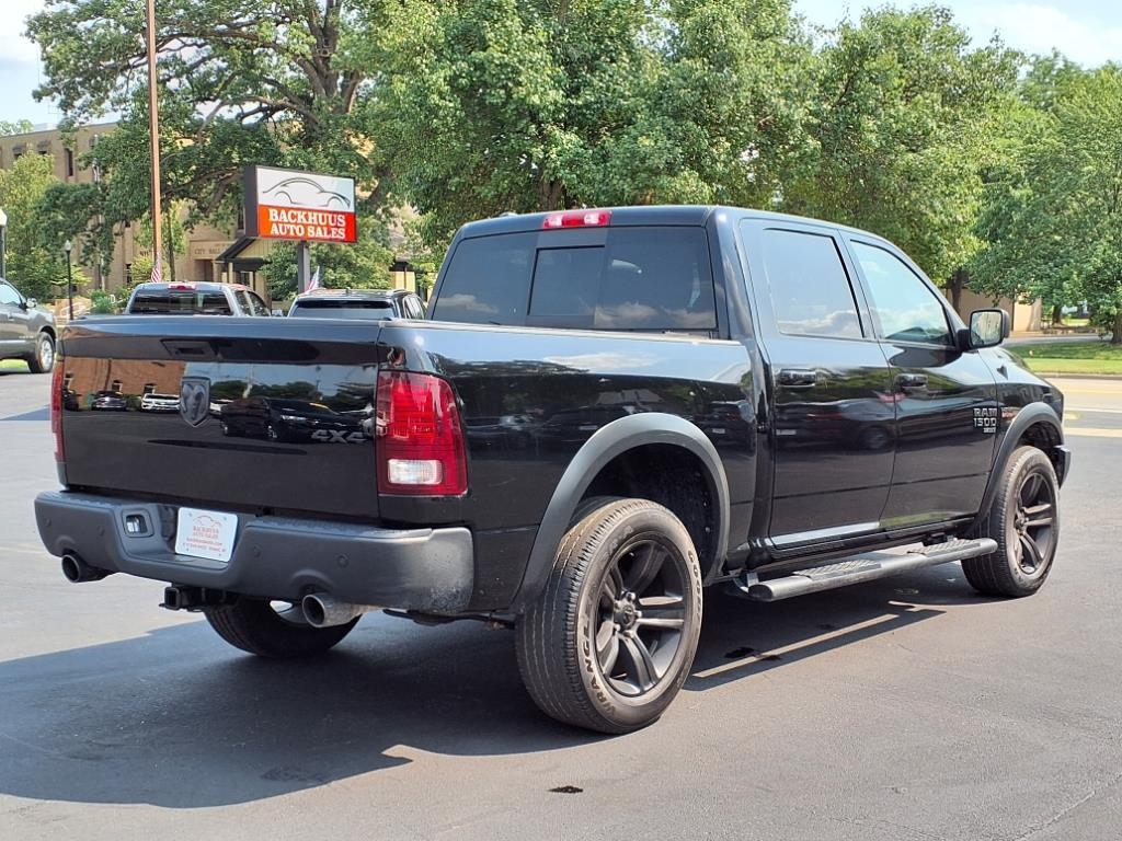 RAM 1500 Classic Warlock 4x4 Crew Cab 5'7" Box 2022 RAM 1500 Classic Warlock 4x4 Crew Cab 5'7" Box 2022