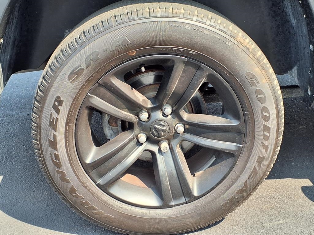 RAM 1500 Classic Warlock 4x4 Crew Cab 5'7" Box 2022 RAM 1500 Classic Warlock 4x4 Crew Cab 5'7" Box 2022
