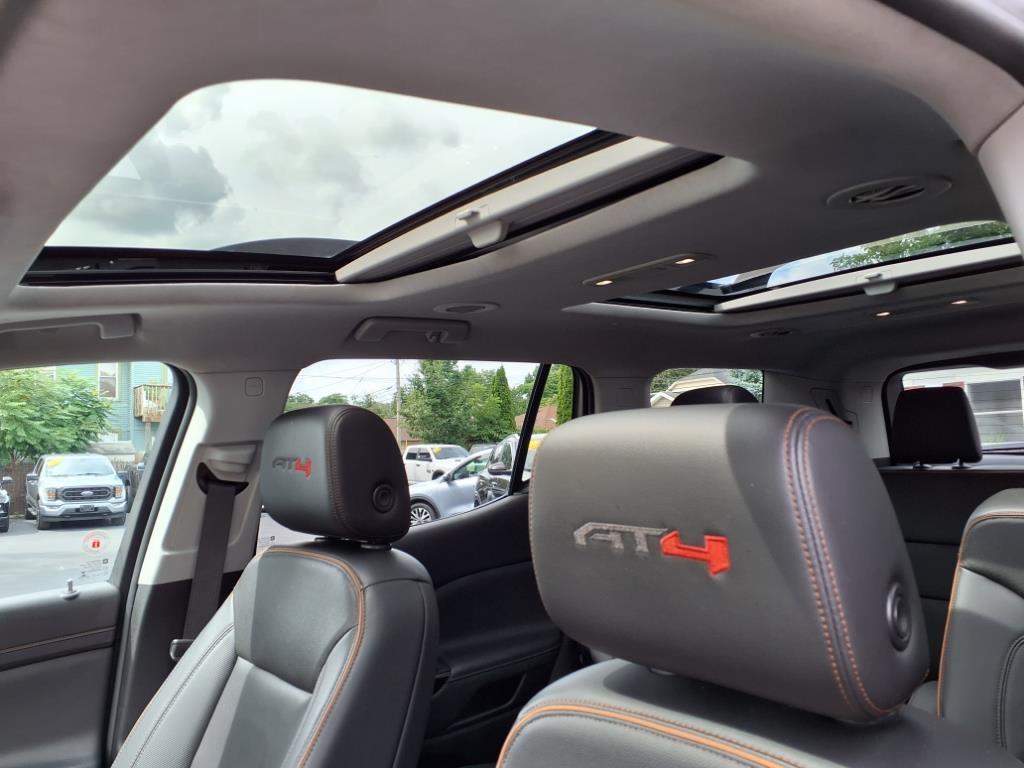 GMC Acadia AWD 4dr AT4 2022