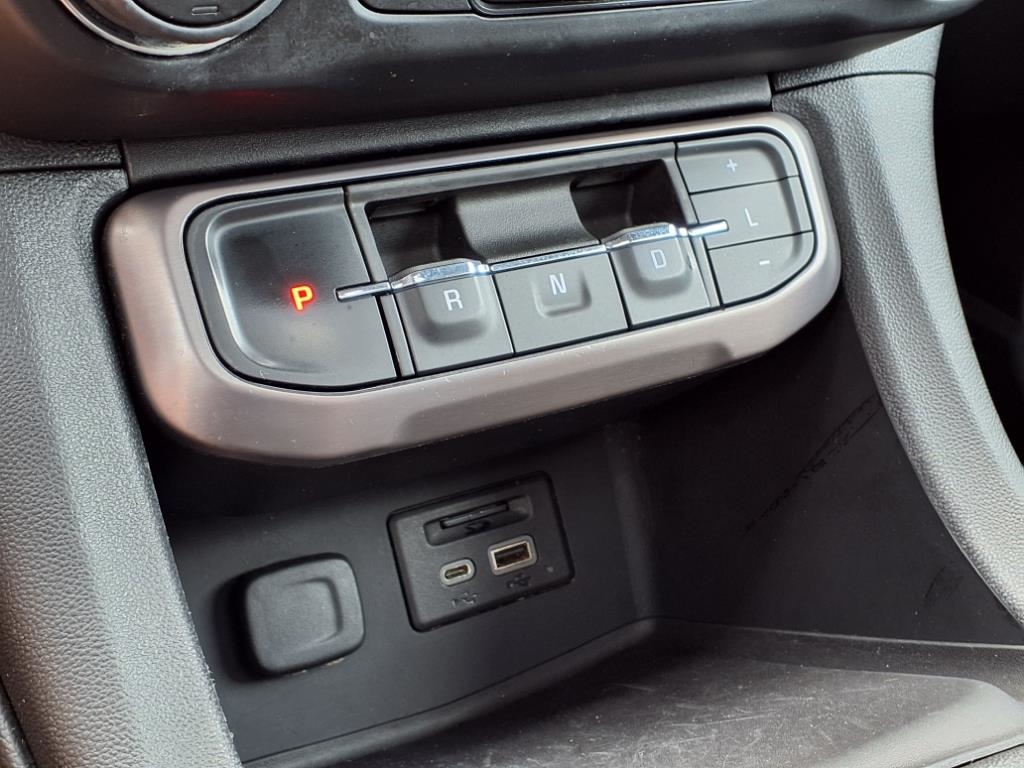 GMC Acadia AWD 4dr AT4 2022