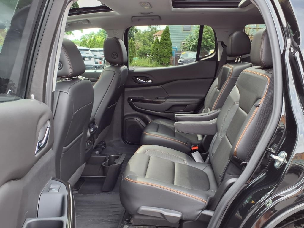 GMC Acadia AWD 4dr AT4 2022