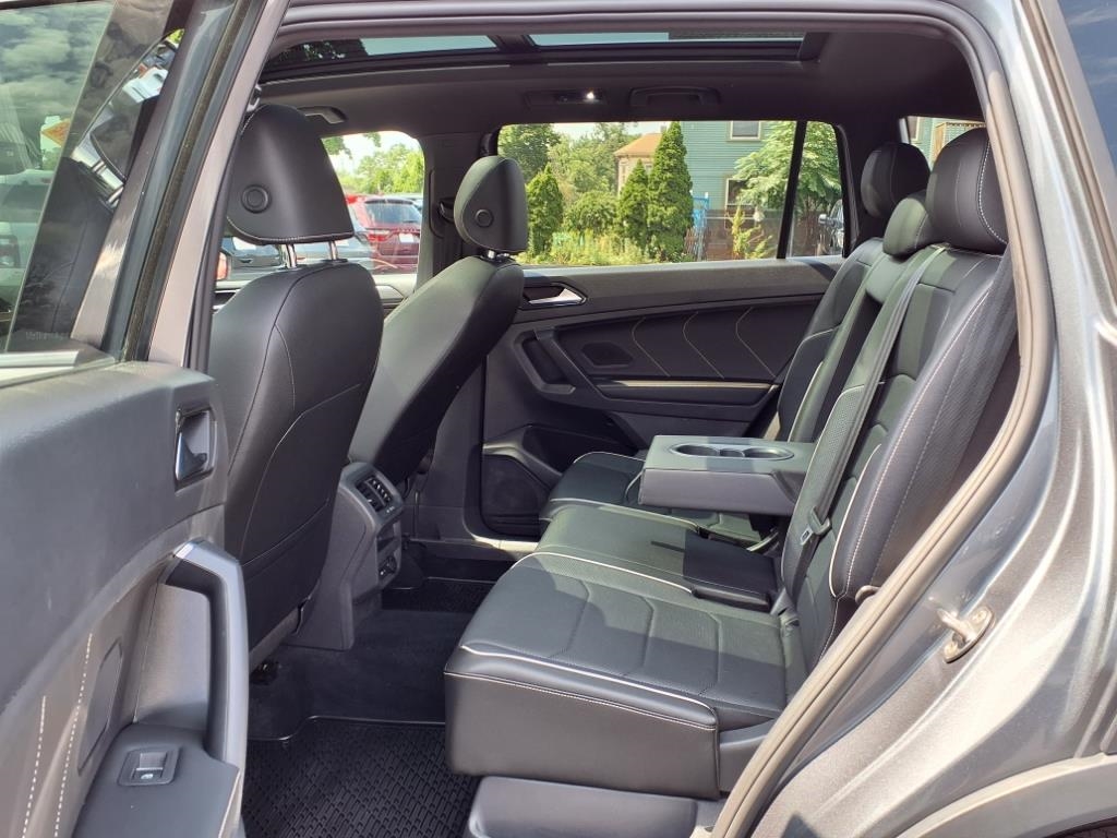 Volkswagen Tiguan 2.0T SEL R-Line 4MOTION 2022 Volkswagen Tiguan 2.0T SEL R-Line 4MOTION 2022