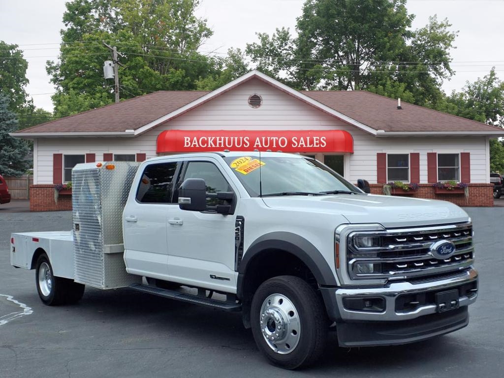 2024 Ford Super Duty F-450 DRW Lariat 4WD Crew Cab 203" WB 84" CA