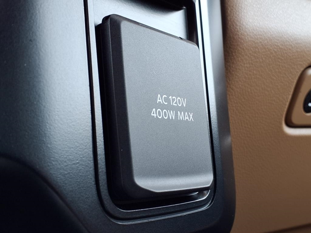 Ford Super Duty F-450 DRW Lariat 4WD Crew Cab 203" WB 84" CA 2024