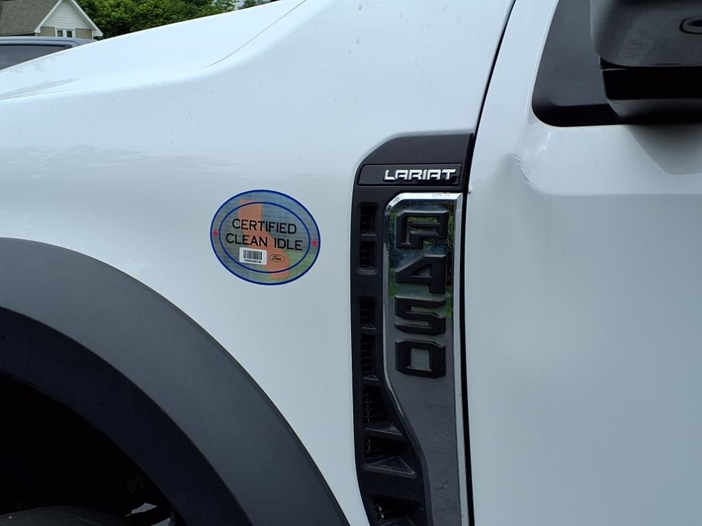 Ford Super Duty F-450 DRW Lariat 4WD Crew Cab 203" WB 84" CA 2024