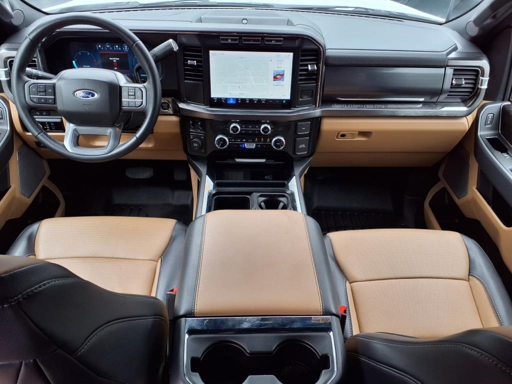 Ford Super Duty F-450 DRW Lariat 4WD Crew Cab 203" WB 84" CA 2024