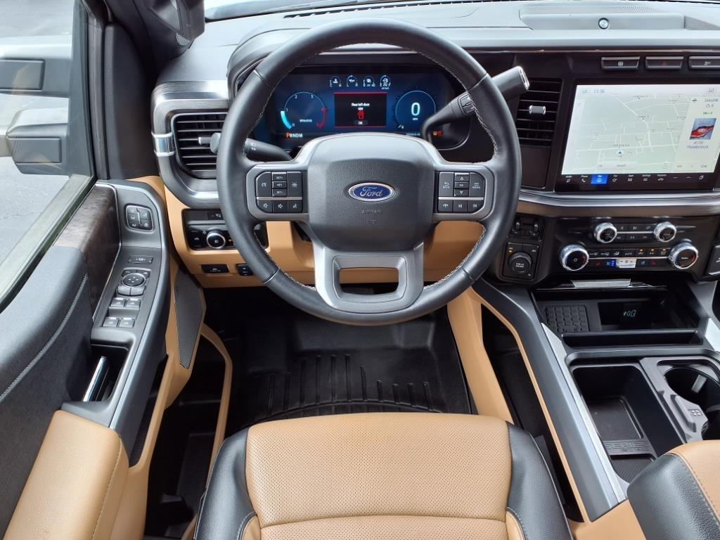 Ford Super Duty F-450 DRW Lariat 4WD Crew Cab 203" WB 84" CA 2024