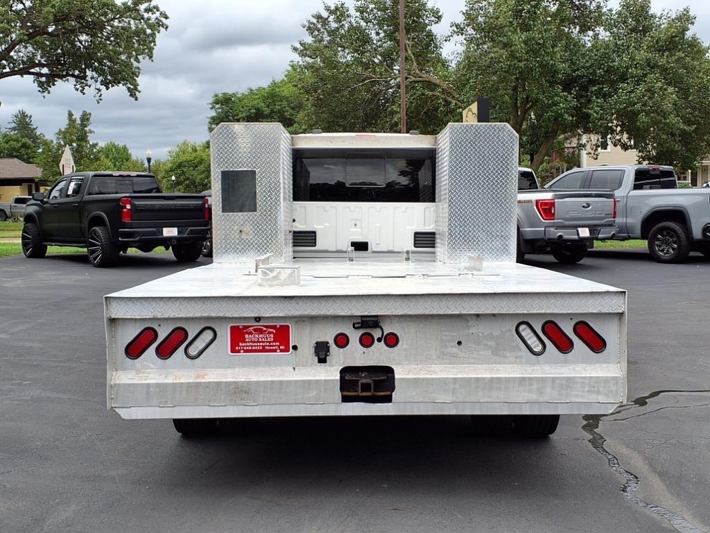 Ford Super Duty F-450 DRW Lariat 4WD Crew Cab 203" WB 84" CA 2024