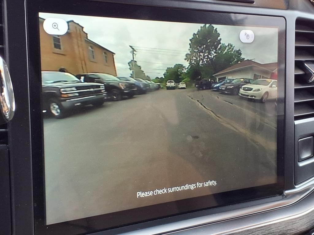 Ford Super Duty F-450 DRW Lariat 4WD Crew Cab 203" WB 84" CA 2024