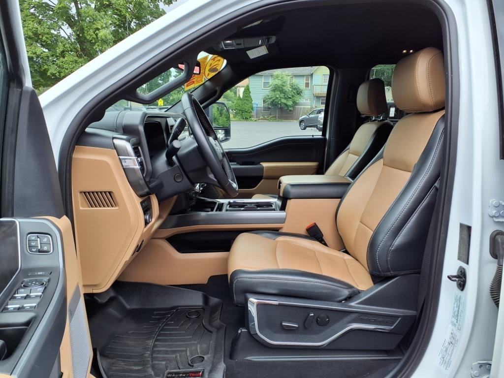 Ford Super Duty F-450 DRW Lariat 4WD Crew Cab 203" WB 84" CA 2024