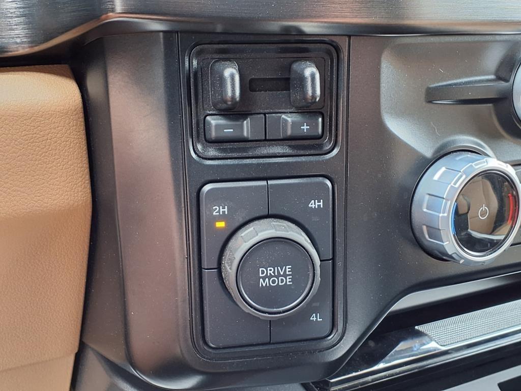 Ford Super Duty F-450 DRW Lariat 4WD Crew Cab 203" WB 84" CA 2024