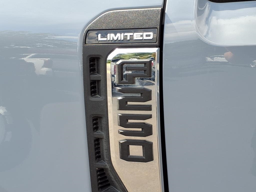 Ford Super Duty F-250 SRW Limited 4WD Crew Cab 6.75' Box 2024 Ford Super Duty F-250 SRW Limited 4WD Crew Cab 6.75' Box 2024