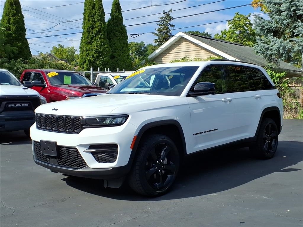 Jeep Grand Cherokee Altitude 4x4 2023 Jeep Grand Cherokee Altitude 4x4 2023