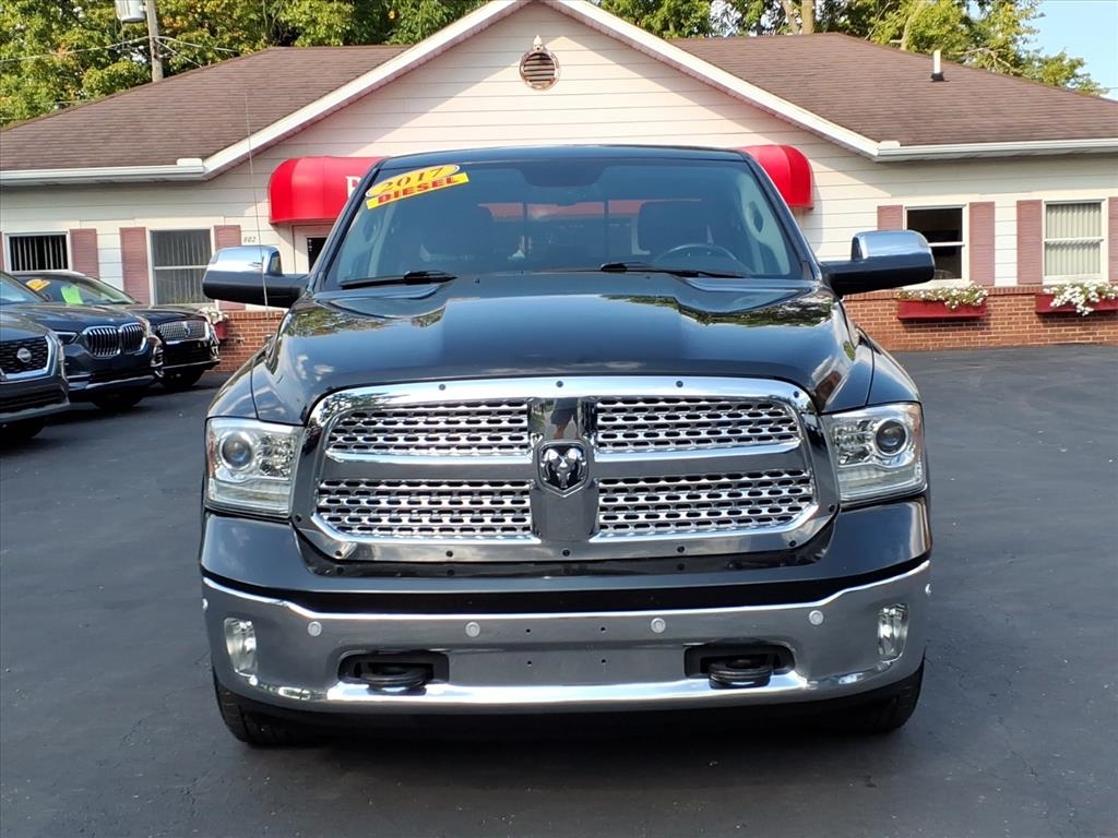 RAM 1500 4WD Crew Cab 149" Laramie 2017 RAM 1500 4WD Crew Cab 149" Laramie 2017