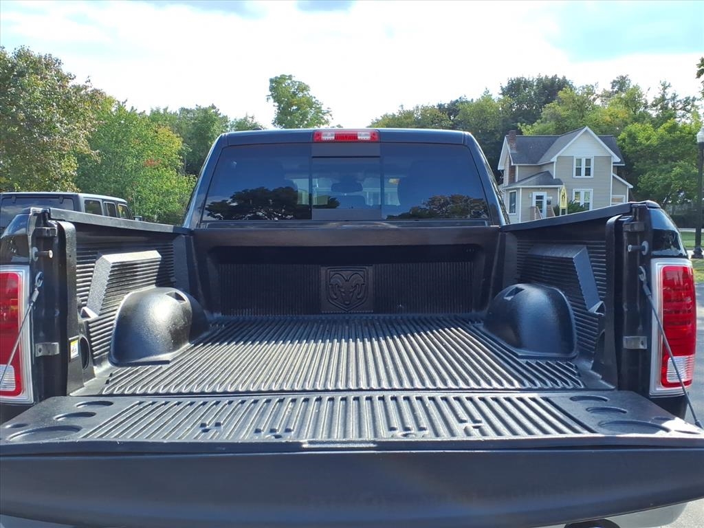 RAM 1500 4WD Crew Cab 149" Laramie 2017 RAM 1500 4WD Crew Cab 149" Laramie 2017