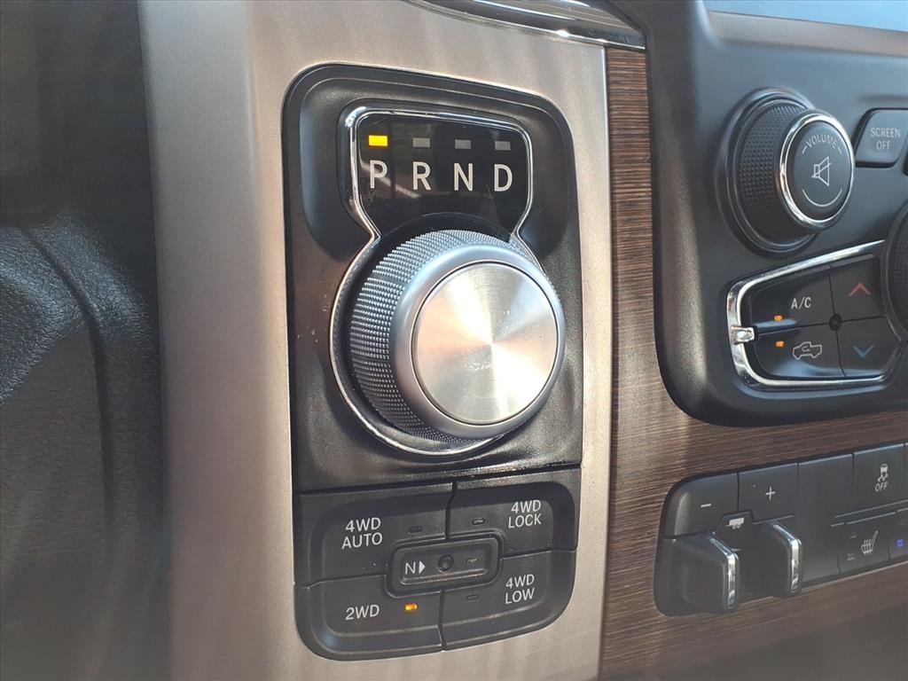 RAM 1500 4WD Crew Cab 149" Laramie 2017 RAM 1500 4WD Crew Cab 149" Laramie 2017