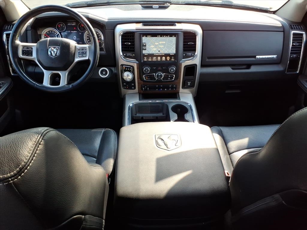 RAM 1500 4WD Crew Cab 149" Laramie 2017