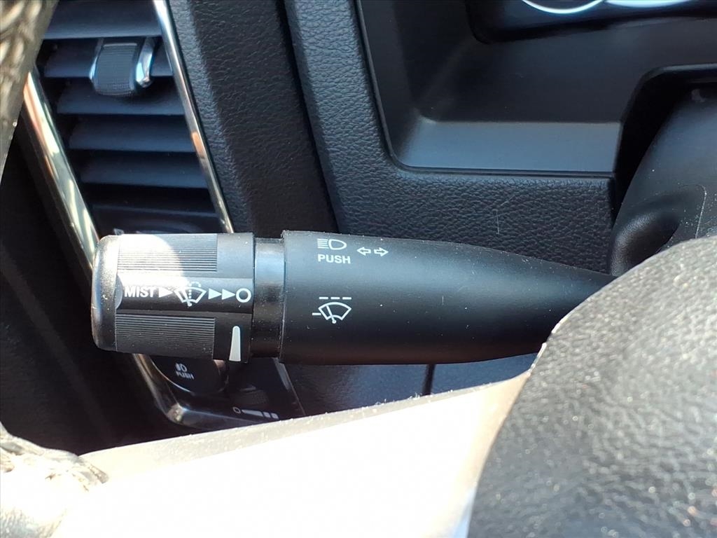 RAM 1500 4WD Crew Cab 149" Laramie 2017