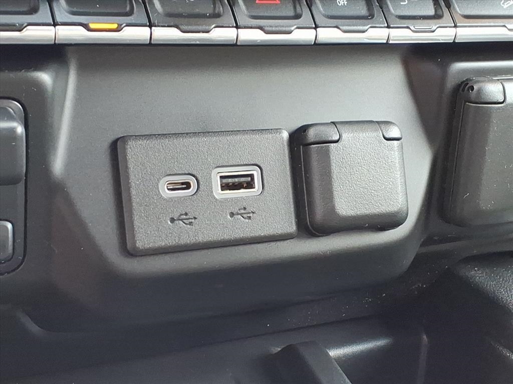 GMC Sierra 3500HD 4WD Crew Cab 159" Denali 2021 GMC Sierra 3500HD 4WD Crew Cab 159" Denali 2021