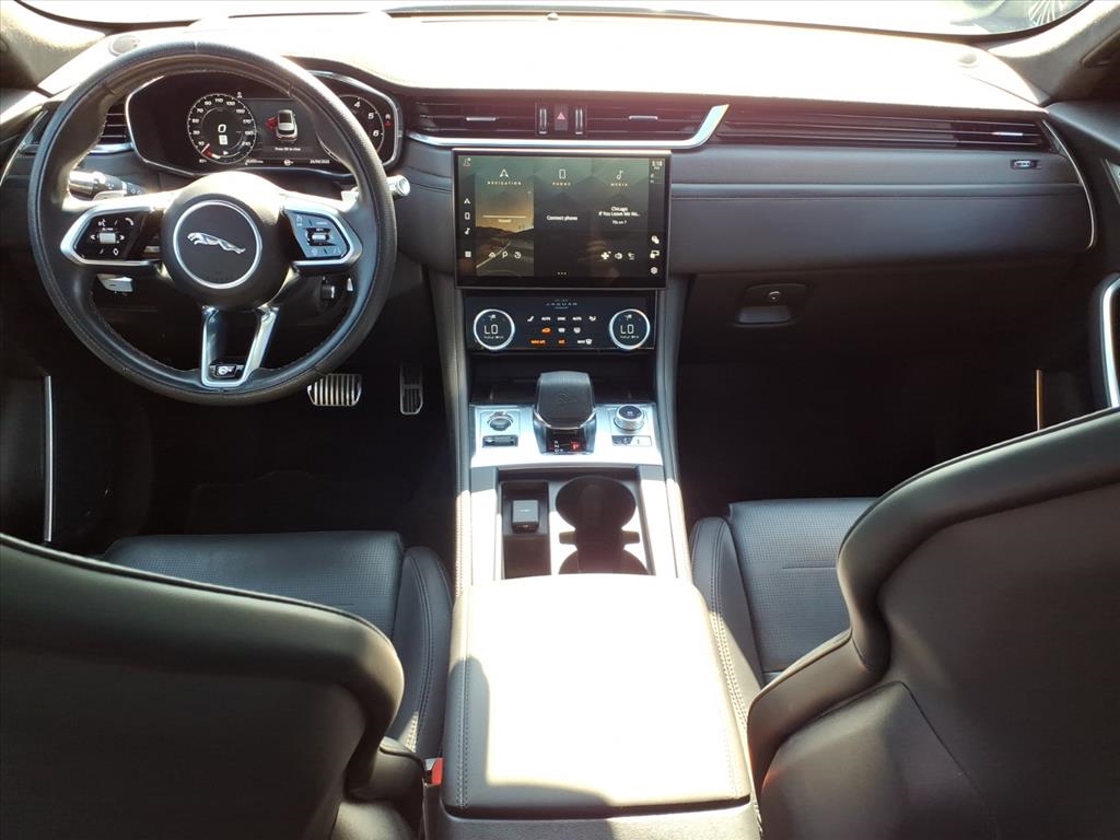2021 Jaguar F-PACE SVR photo 9