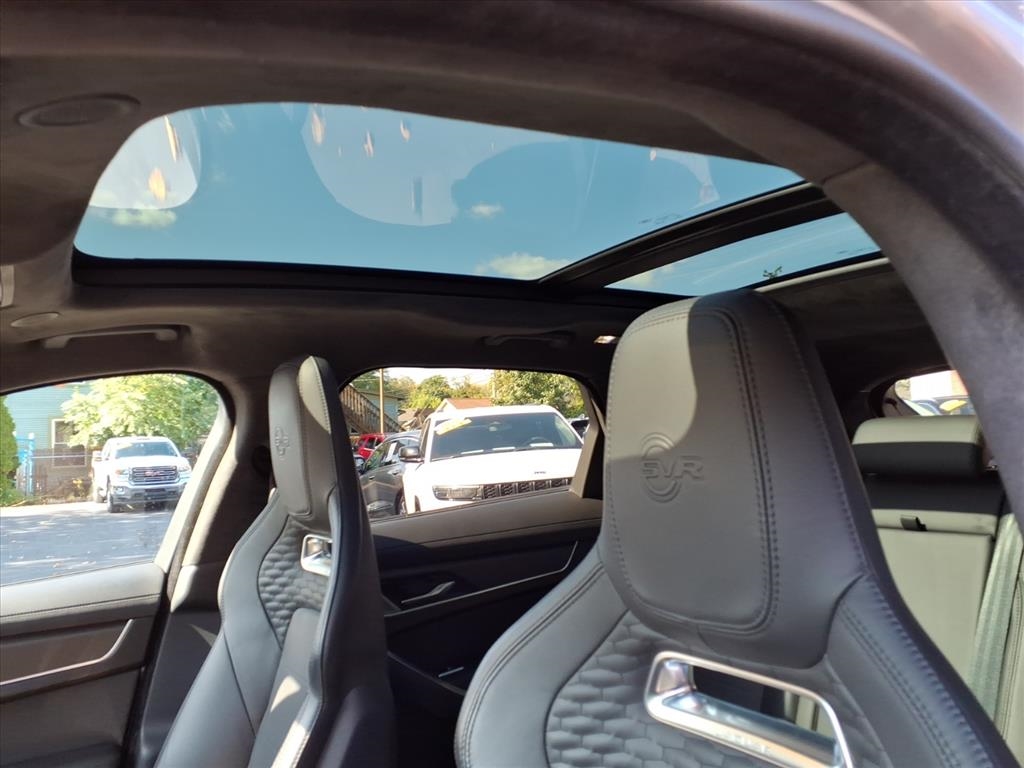2021 Jaguar F-PACE SVR photo 13