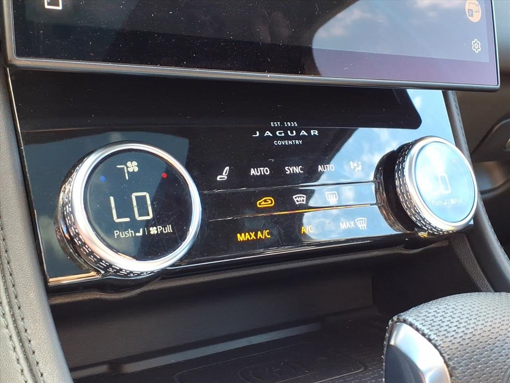2021 Jaguar F-PACE SVR photo 19