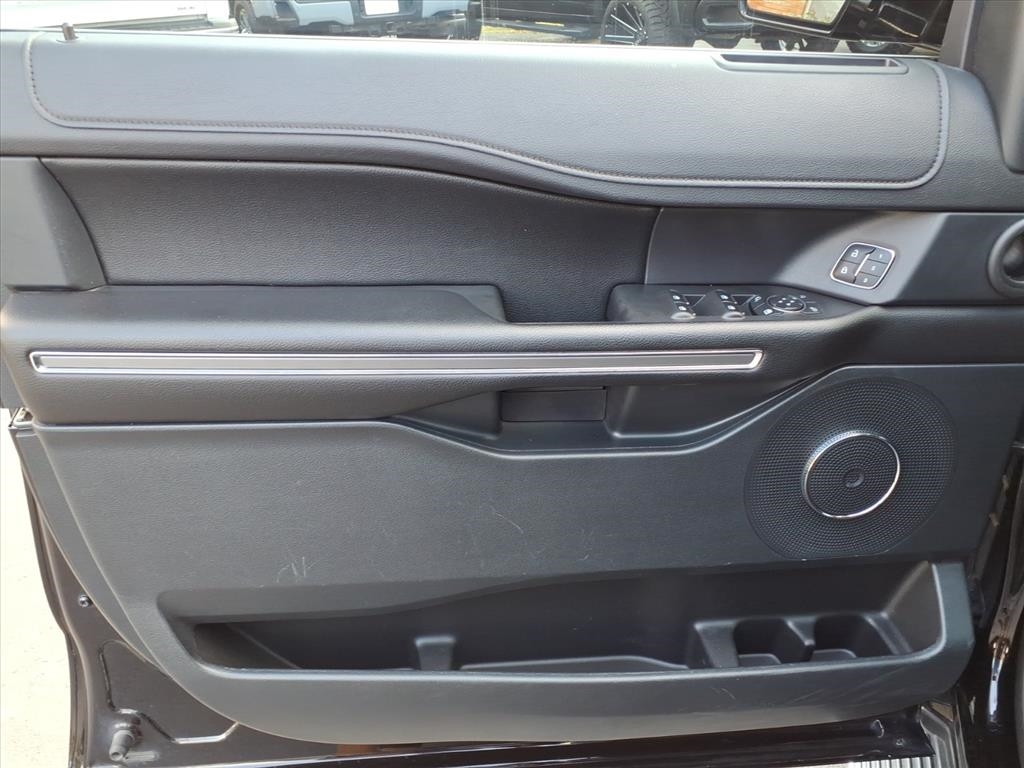 2020 Ford Expedition MAX XLT photo 12
