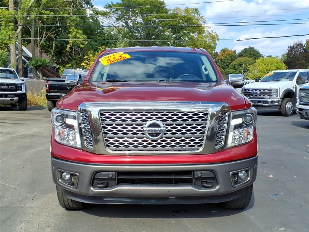 2018 Nissan Titan Crew Cab S photo 2