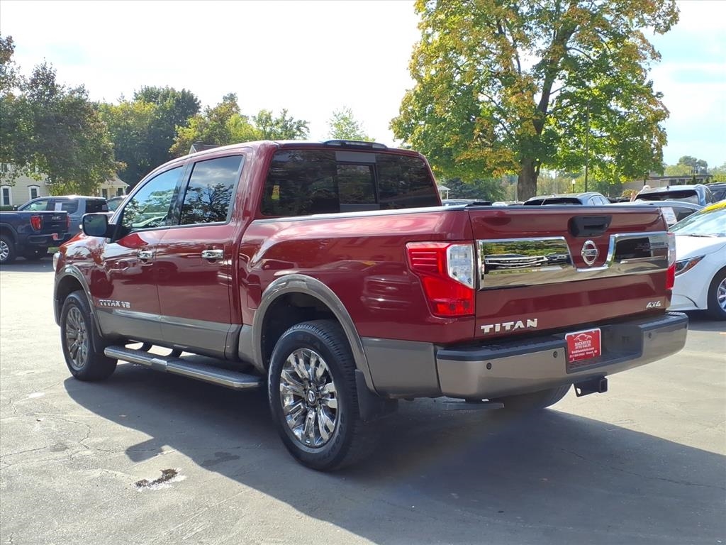 2018 Nissan Titan Crew Cab S photo 4