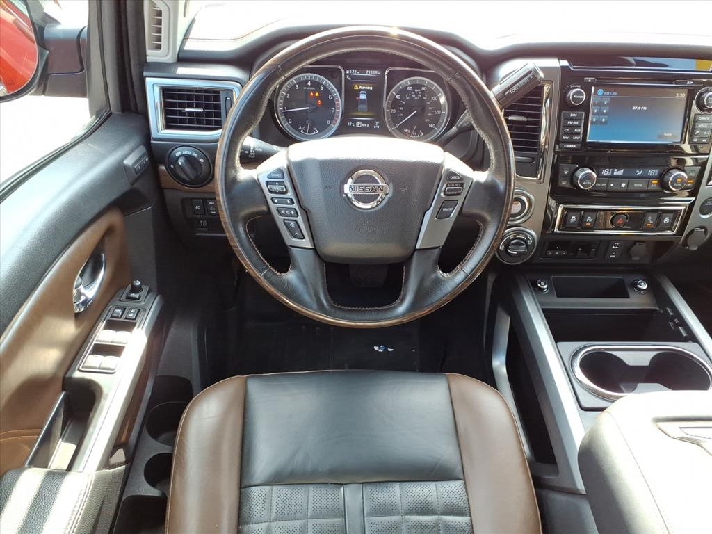 2018 Nissan Titan Crew Cab S photo 11
