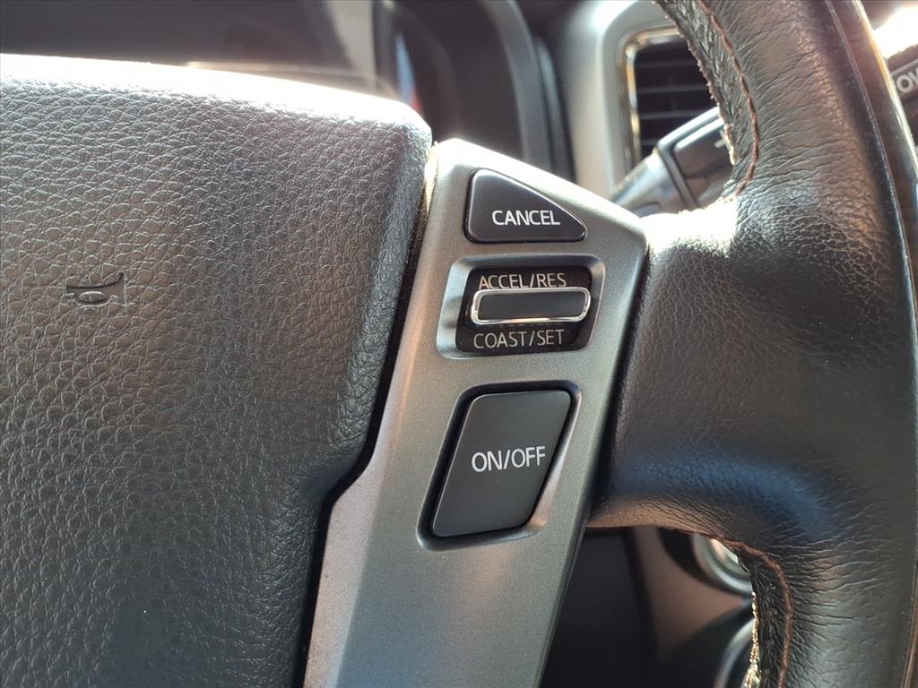 2018 Nissan Titan Crew Cab S photo 22