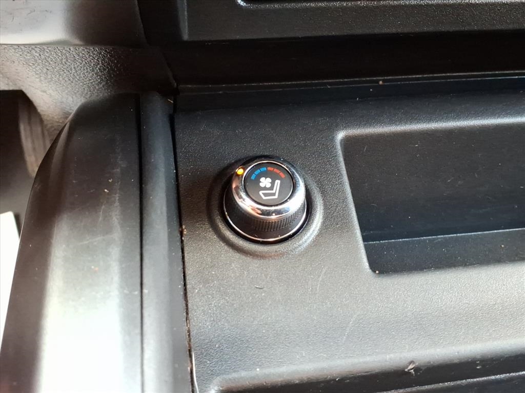 2018 Nissan Titan Crew Cab S photo 23