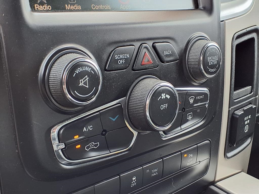 RAM 1500 4WD Crew Cab 140.5" Big Horn 2016