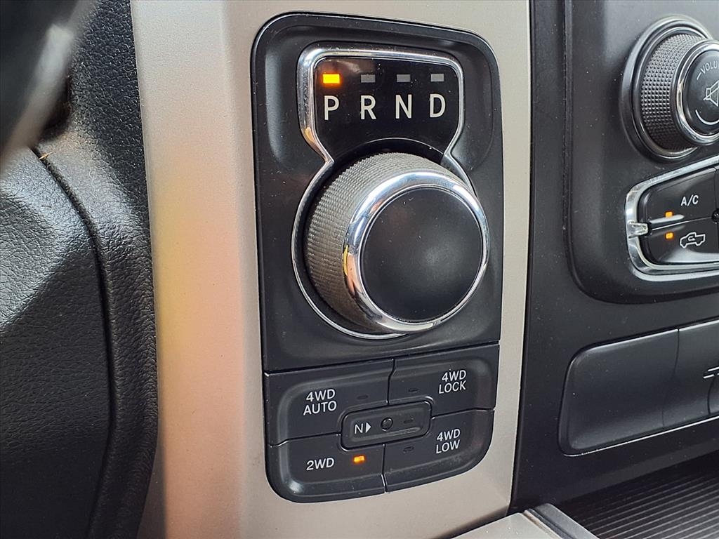 RAM 1500 4WD Crew Cab 140.5" Big Horn 2016