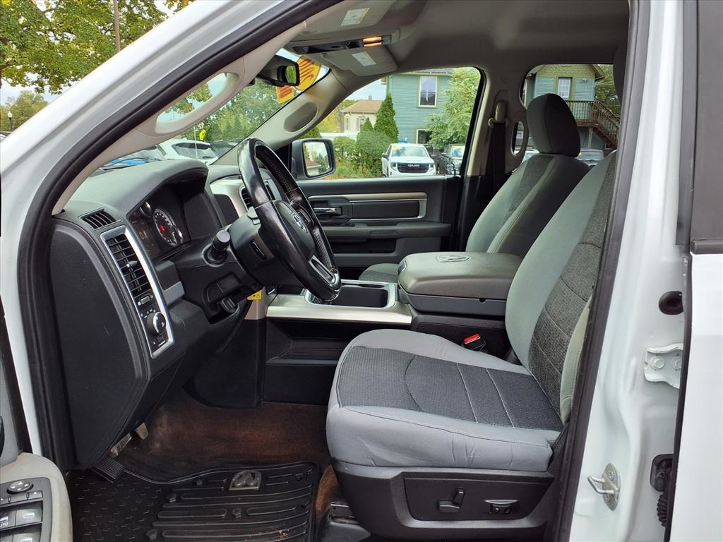 RAM 1500 4WD Crew Cab 140.5" Big Horn 2016