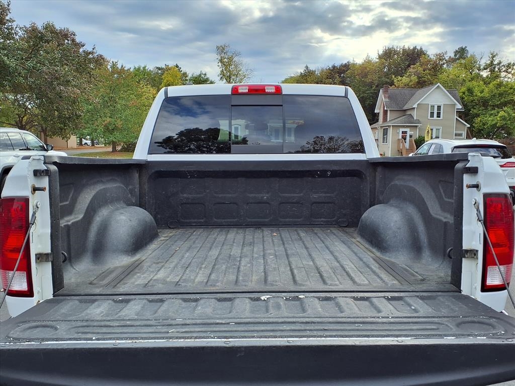 RAM 1500 4WD Crew Cab 140.5" Big Horn 2016