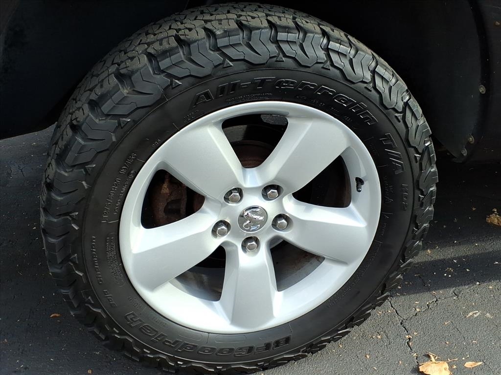 RAM 1500 Night 4x4 Crew Cab 5'7" Box *Ltd Avail* 2018 RAM 1500 Night 4x4 Crew Cab 5'7" Box *Ltd Avail* 2018