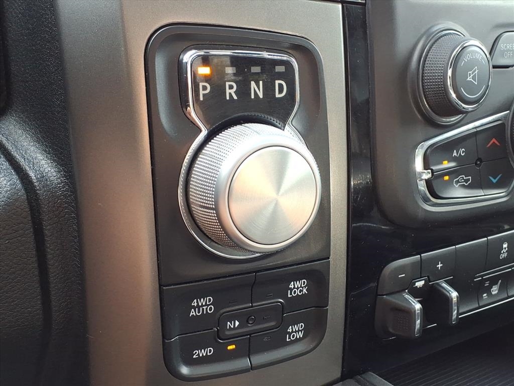 RAM 1500 Night 4x4 Crew Cab 5'7" Box *Ltd Avail* 2018 RAM 1500 Night 4x4 Crew Cab 5'7" Box *Ltd Avail* 2018