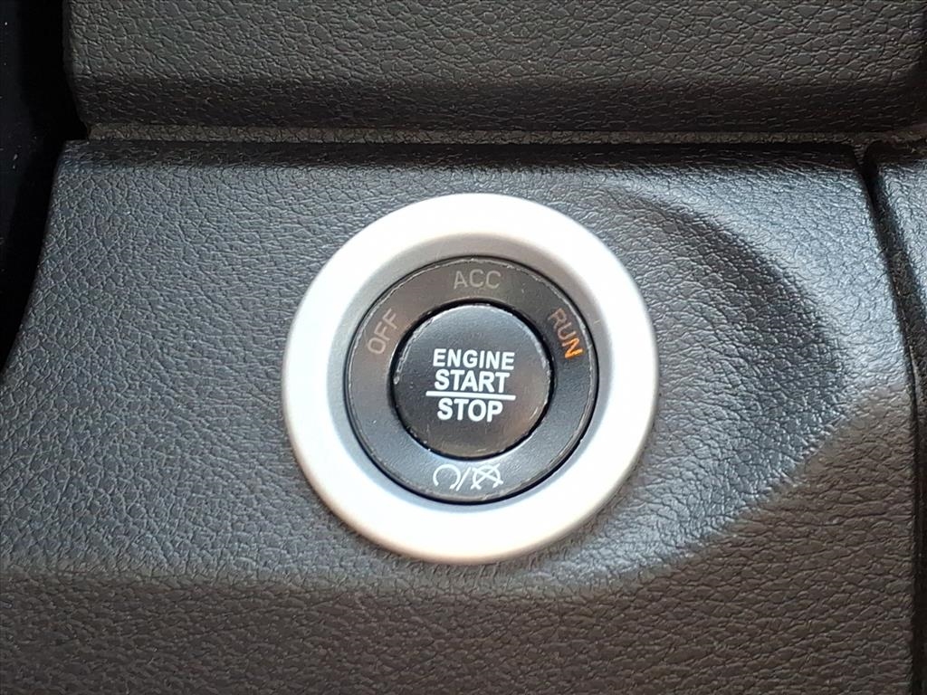 RAM 1500 Night 4x4 Crew Cab 5'7" Box *Ltd Avail* 2018 RAM 1500 Night 4x4 Crew Cab 5'7" Box *Ltd Avail* 2018