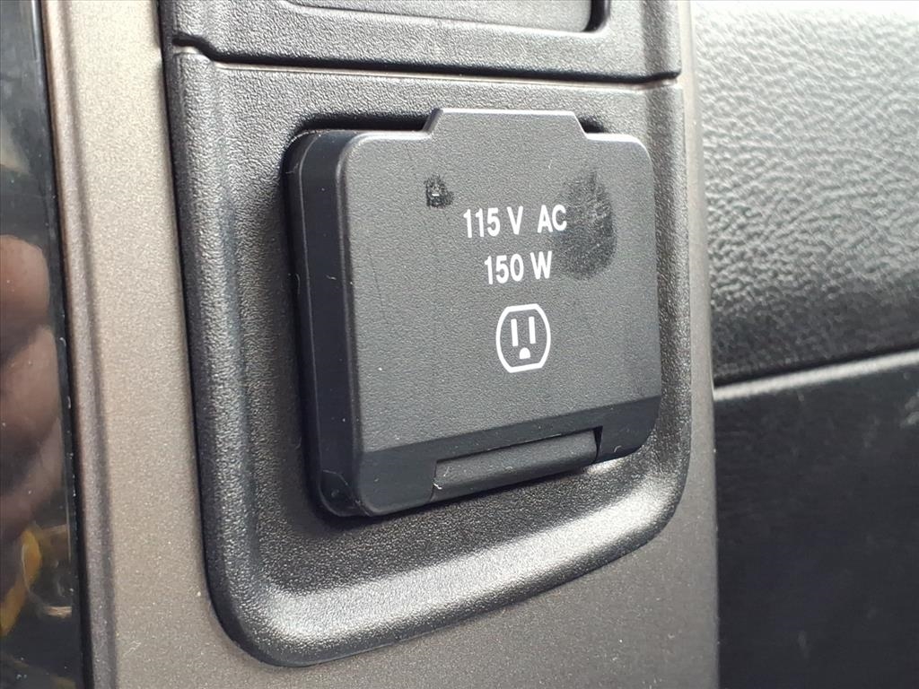 RAM 1500 Night 4x4 Crew Cab 5'7" Box *Ltd Avail* 2018