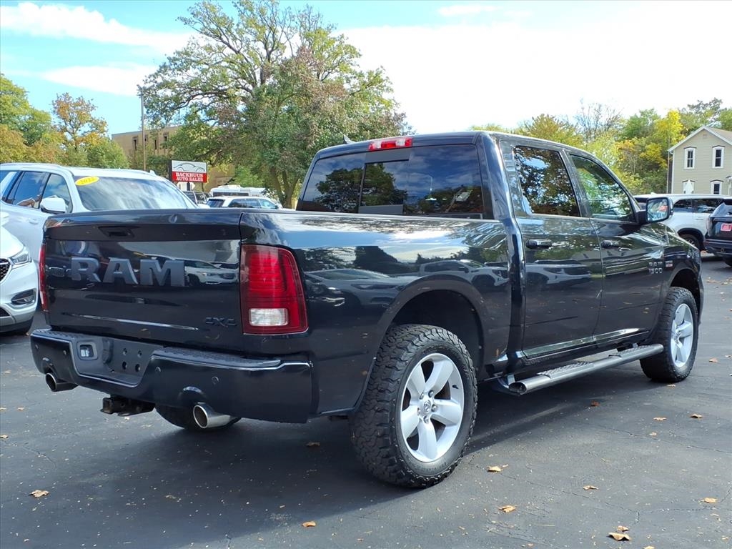 RAM 1500 Night 4x4 Crew Cab 5'7" Box *Ltd Avail* 2018