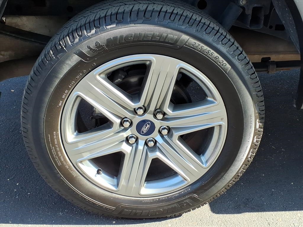 Ford F-150 XLT 4WD SuperCrew 5.5' Box 2019 Ford F-150 XLT 4WD SuperCrew 5.5' Box 2019