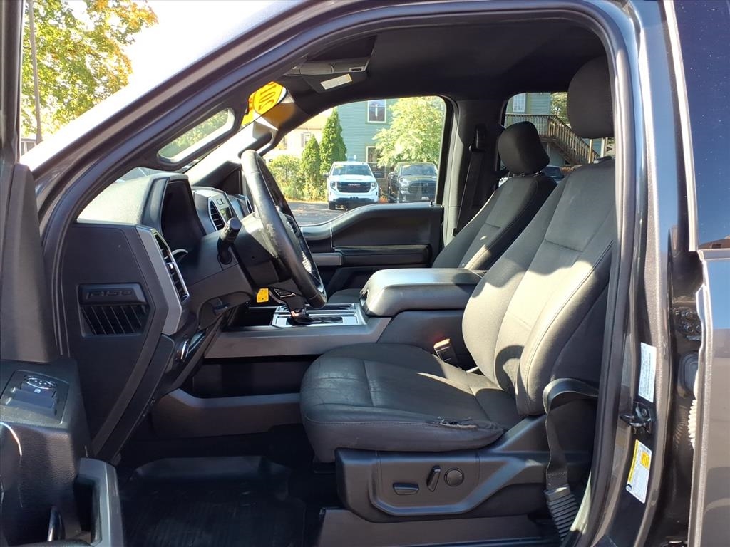 Ford F-150 XLT 4WD SuperCrew 5.5' Box 2019 Ford F-150 XLT 4WD SuperCrew 5.5' Box 2019