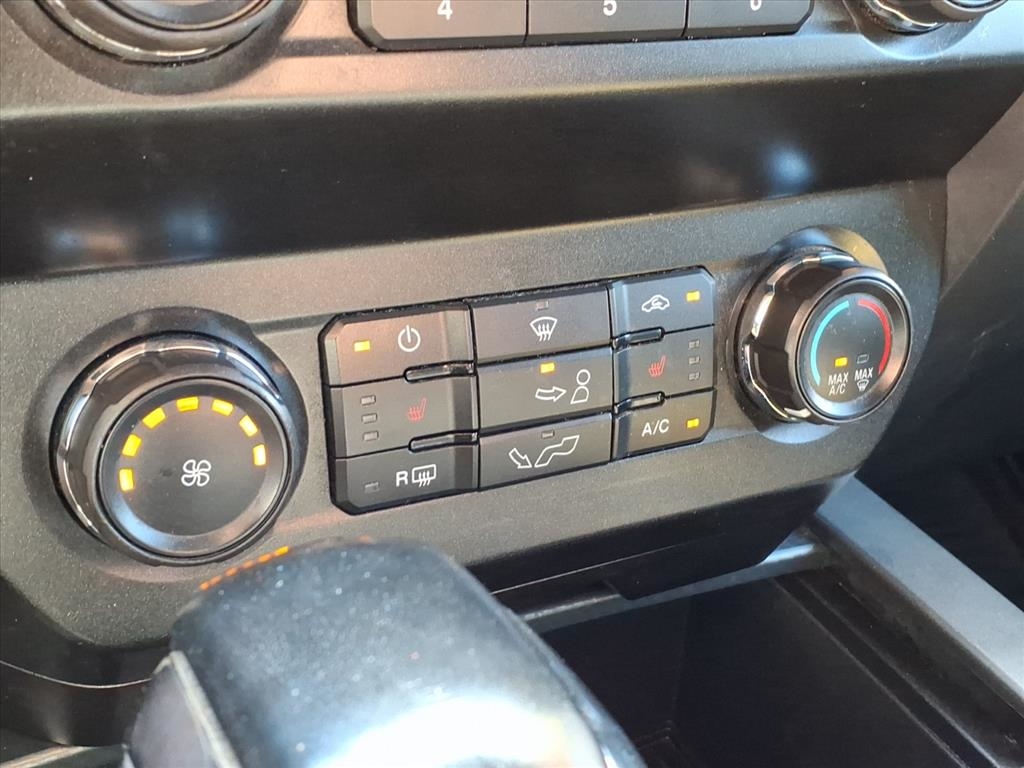 Ford F-150 XLT 4WD SuperCrew 5.5' Box 2019 Ford F-150 XLT 4WD SuperCrew 5.5' Box 2019